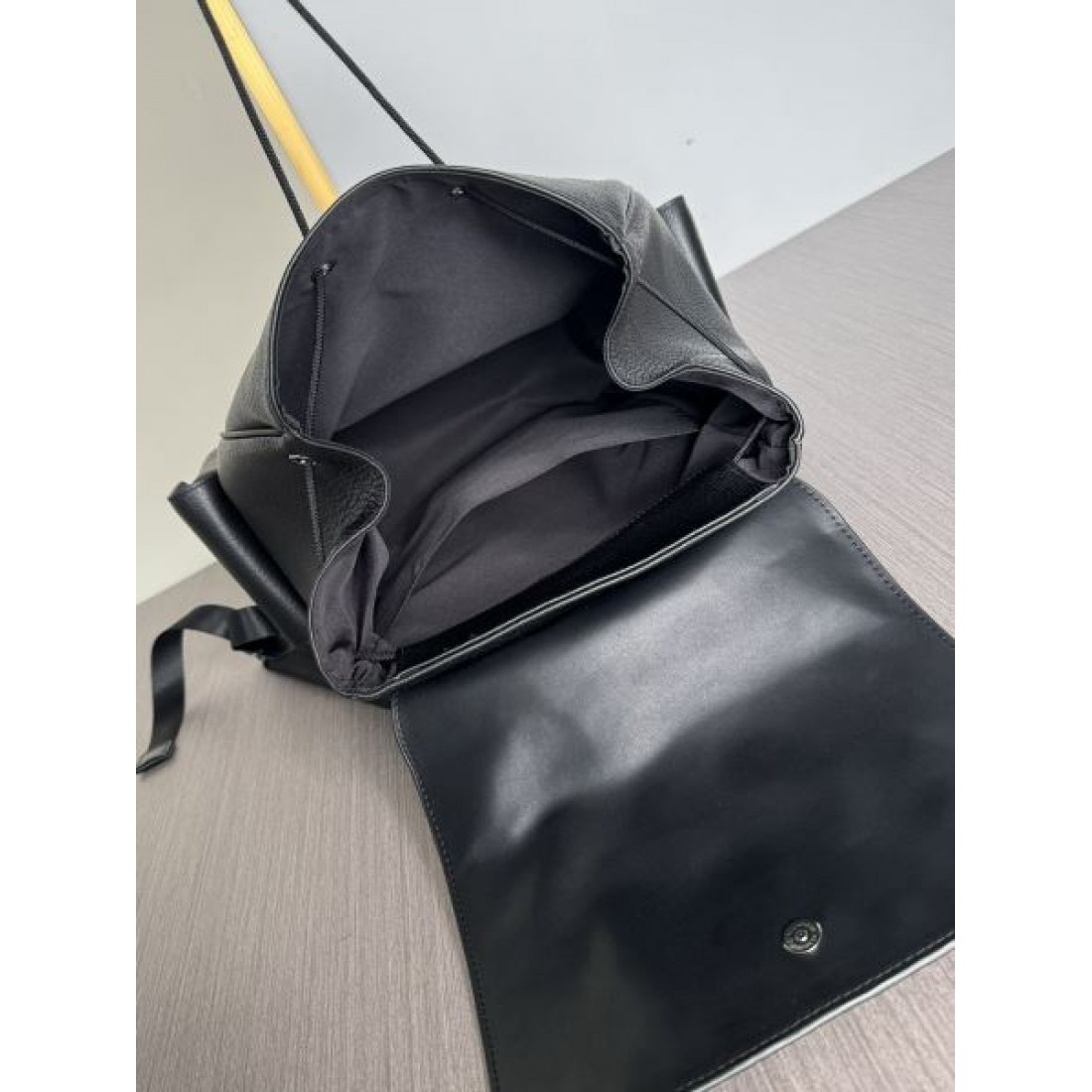 PRADA プラダ コピー バックパック 毎日使いたくなる魅力たっぷりの逸品