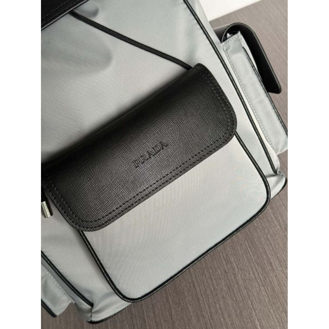 プラダ コピー バックパック PRADA 魅力的なデザインでスタイリッシュに
