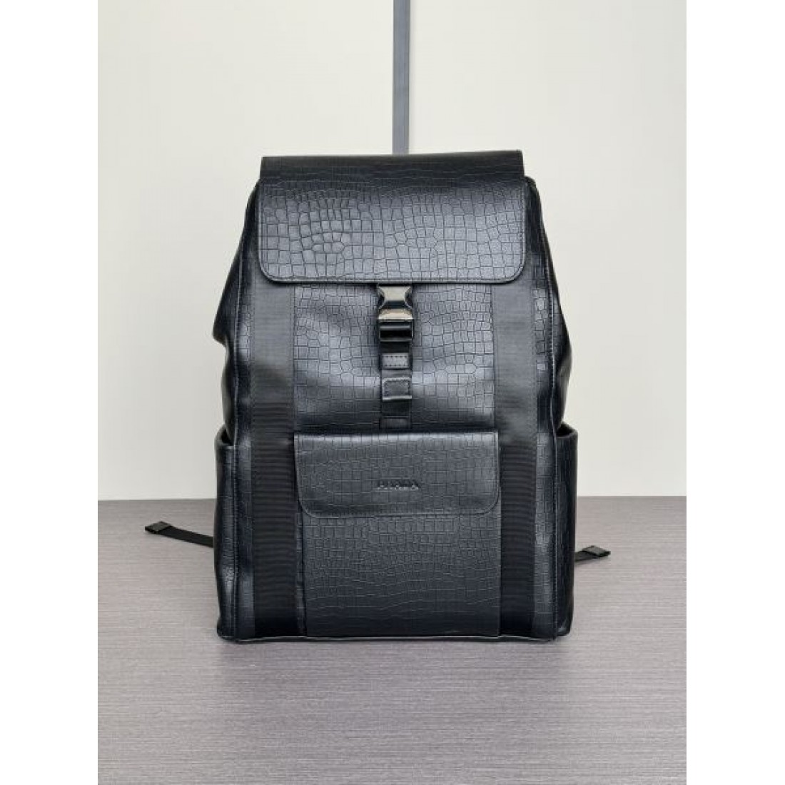 丈夫で洗練された魅力たっぷりのプラダ コピー バックパック PRADA