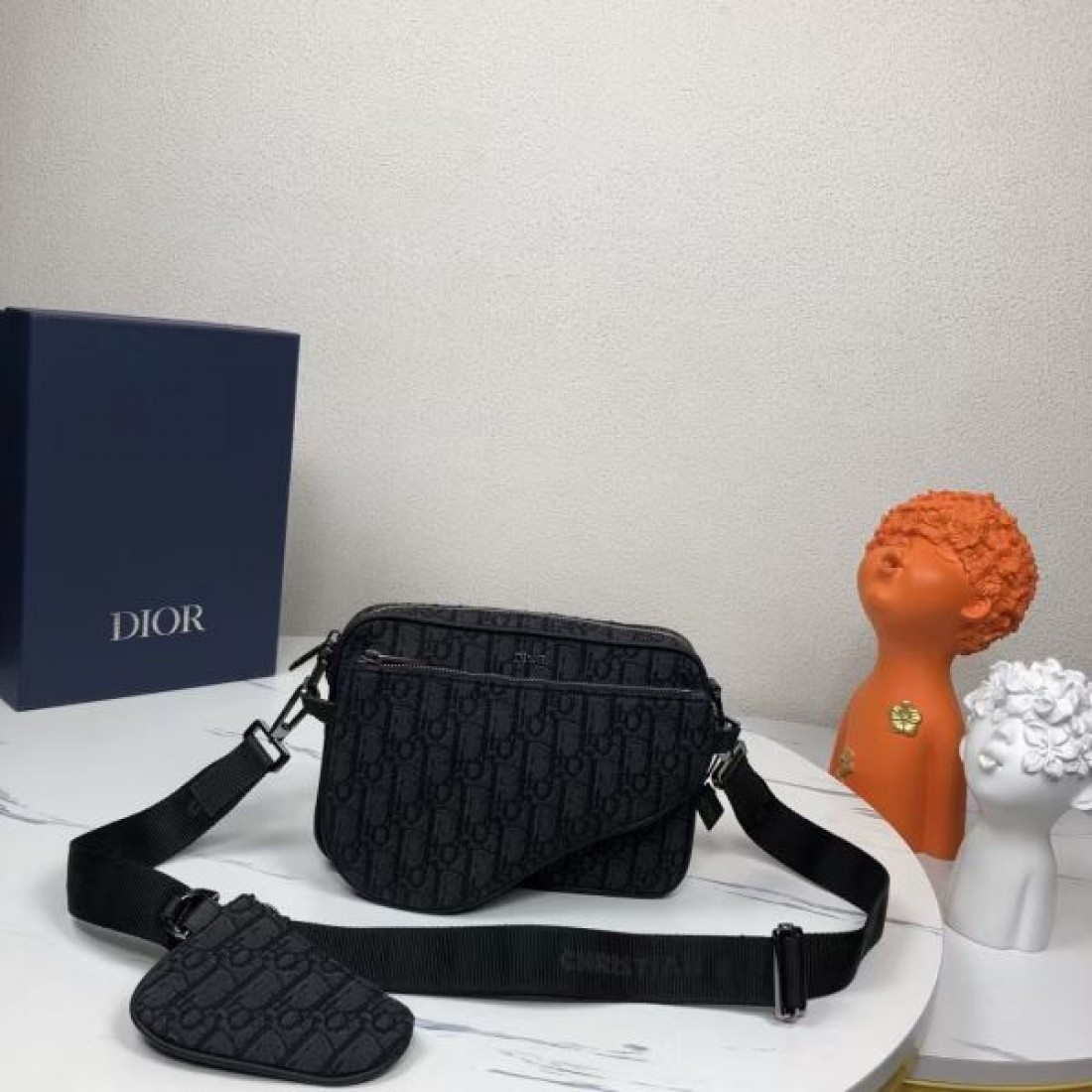  クラシックで落ち着いた印象の ディオール コピー ショルダーバッグ DIOR