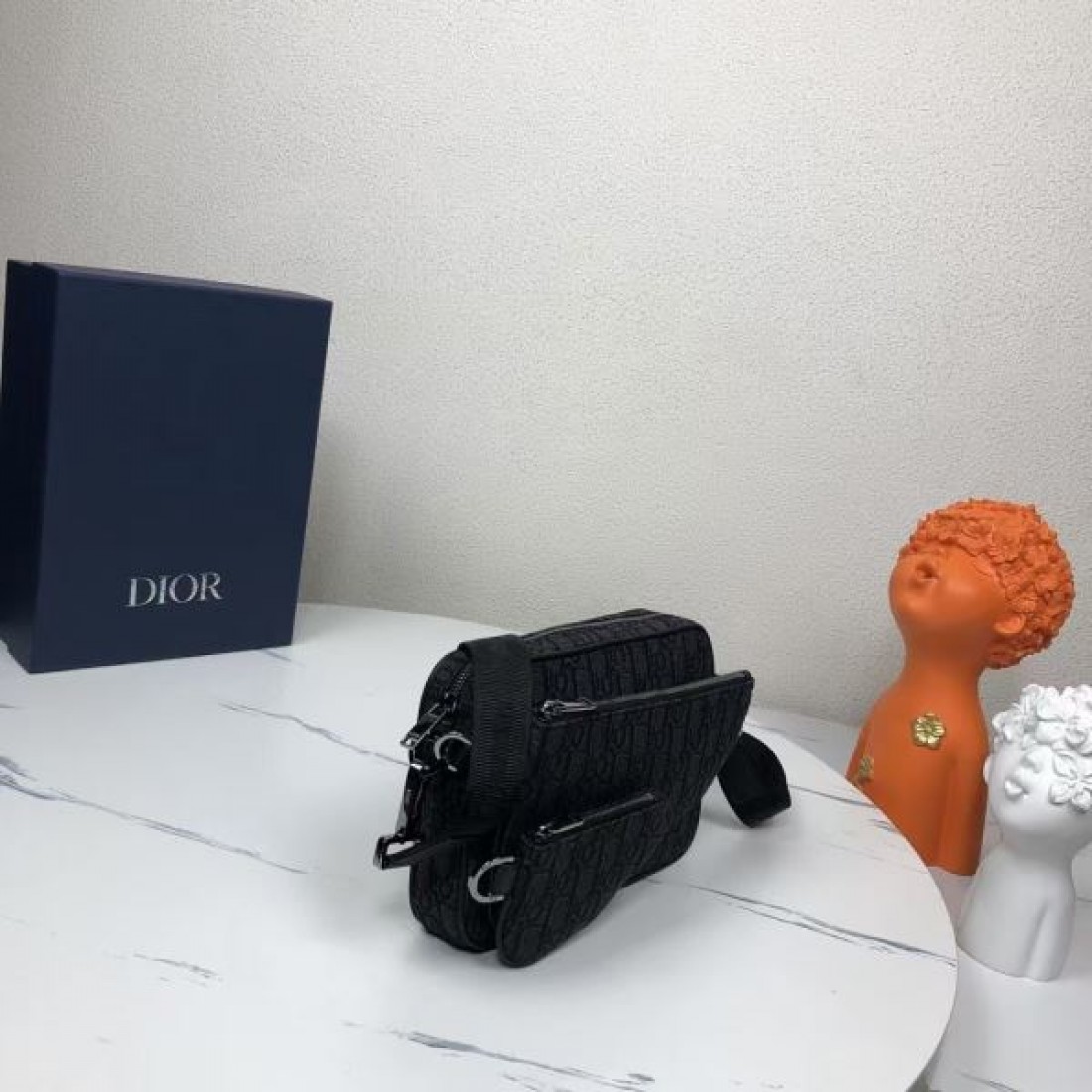  クラシックで落ち着いた印象の ディオール コピー ショルダーバッグ DIOR