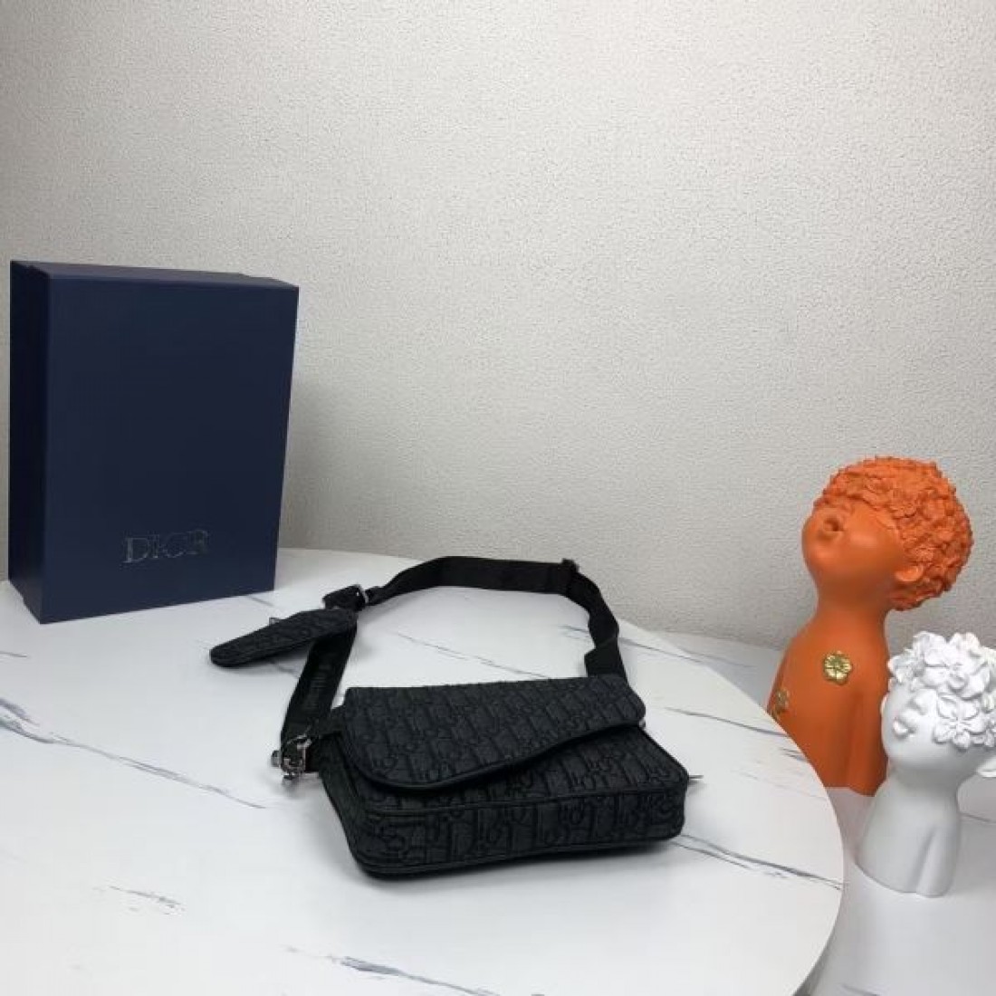  クラシックで落ち着いた印象の ディオール コピー ショルダーバッグ DIOR