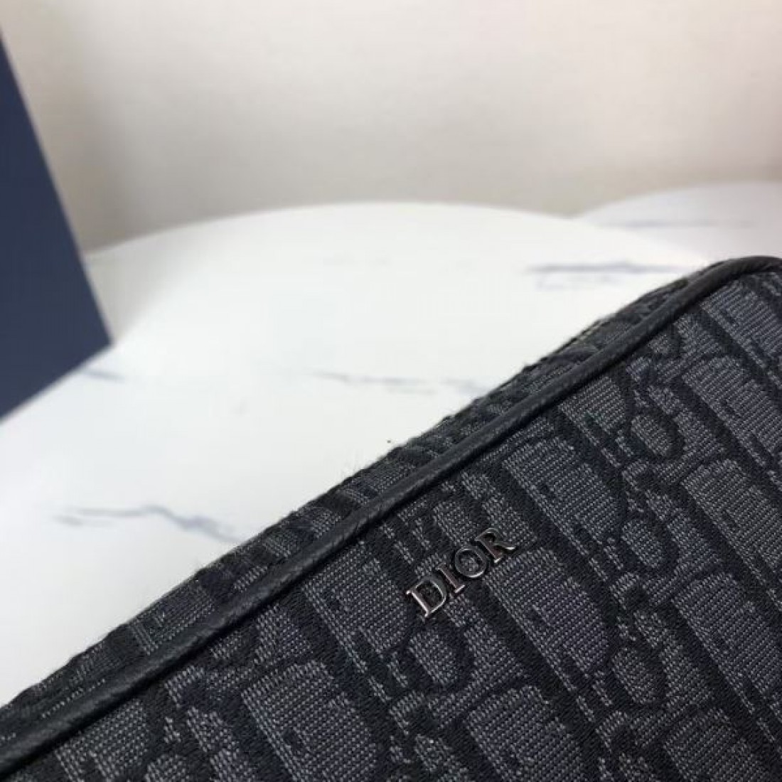  クラシックで落ち着いた印象の ディオール コピー ショルダーバッグ DIOR