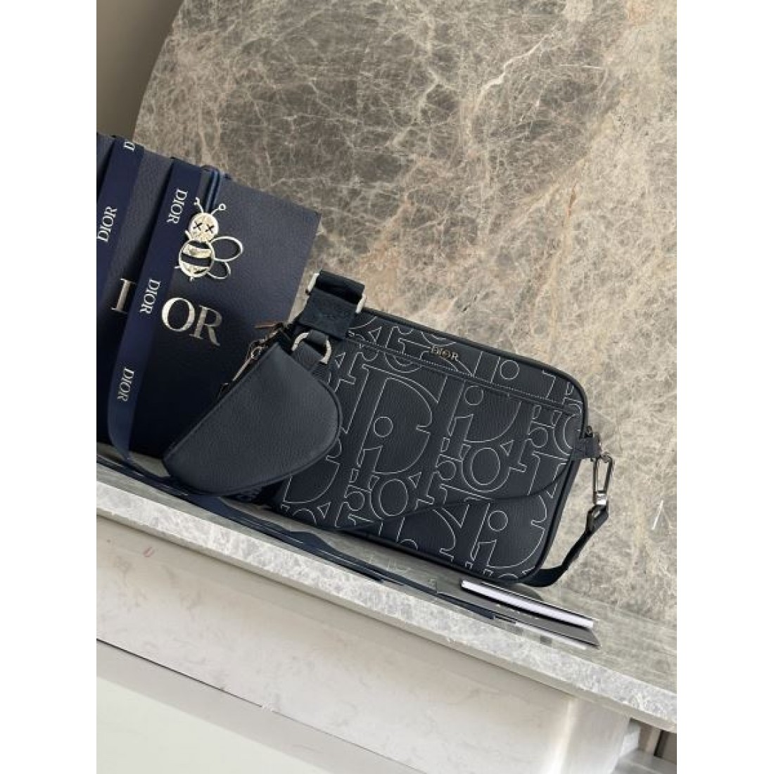 洗練された雰囲気漂う DIOR コピー ショルダーバッグ ディオールの美学