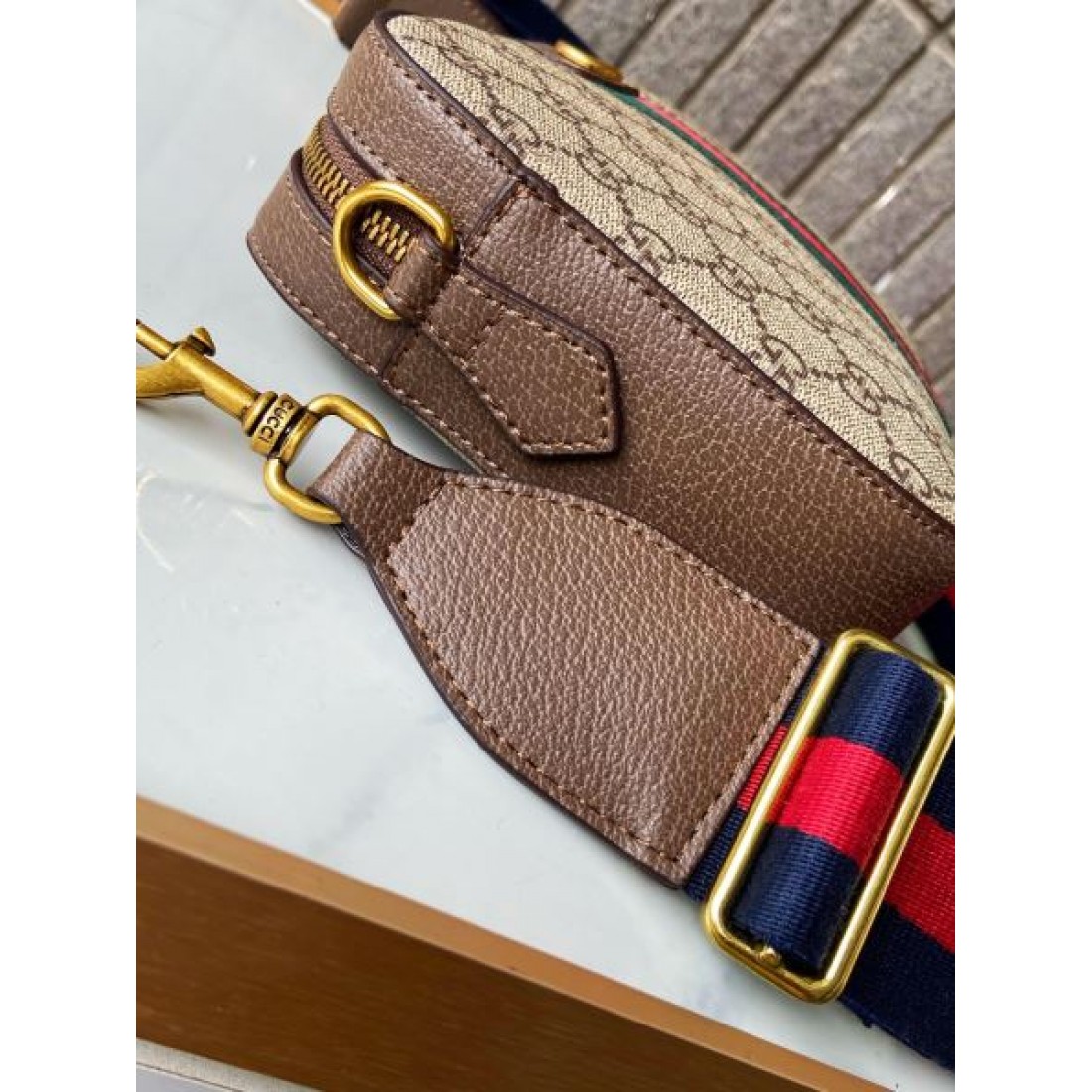 人気急上昇中の GUCCI グッチ コピー ショルダーバッグ 軽やかで実用的な