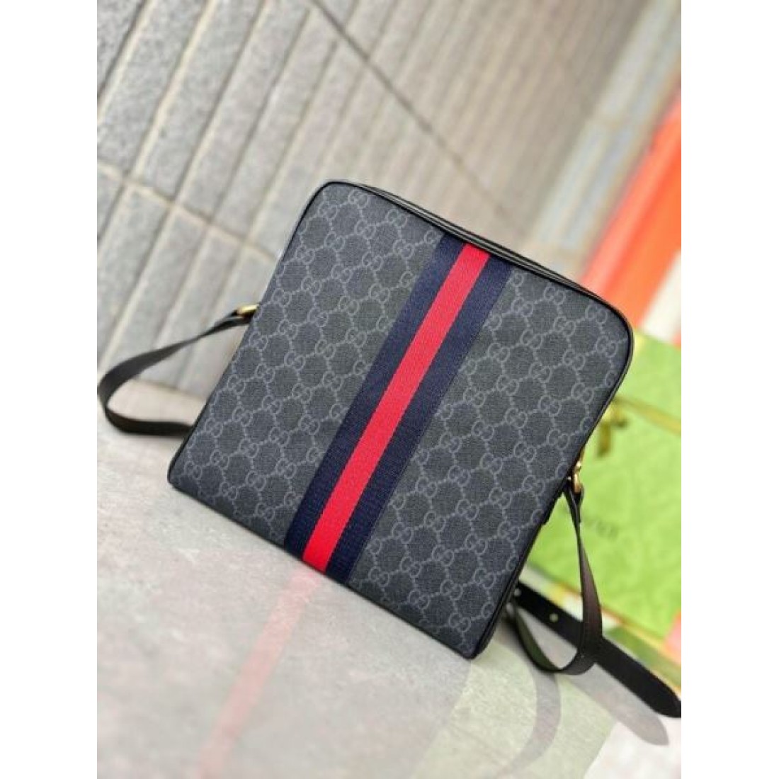 洗練されたシルエット グッチ コピー ショルダーバッグ GUCCIで華やかさ