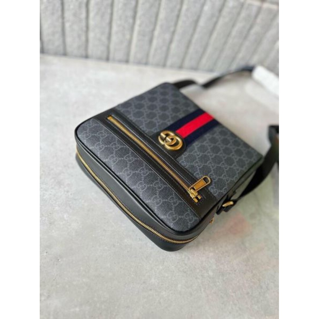 洗練されたシルエット グッチ コピー ショルダーバッグ GUCCIで華やかさ