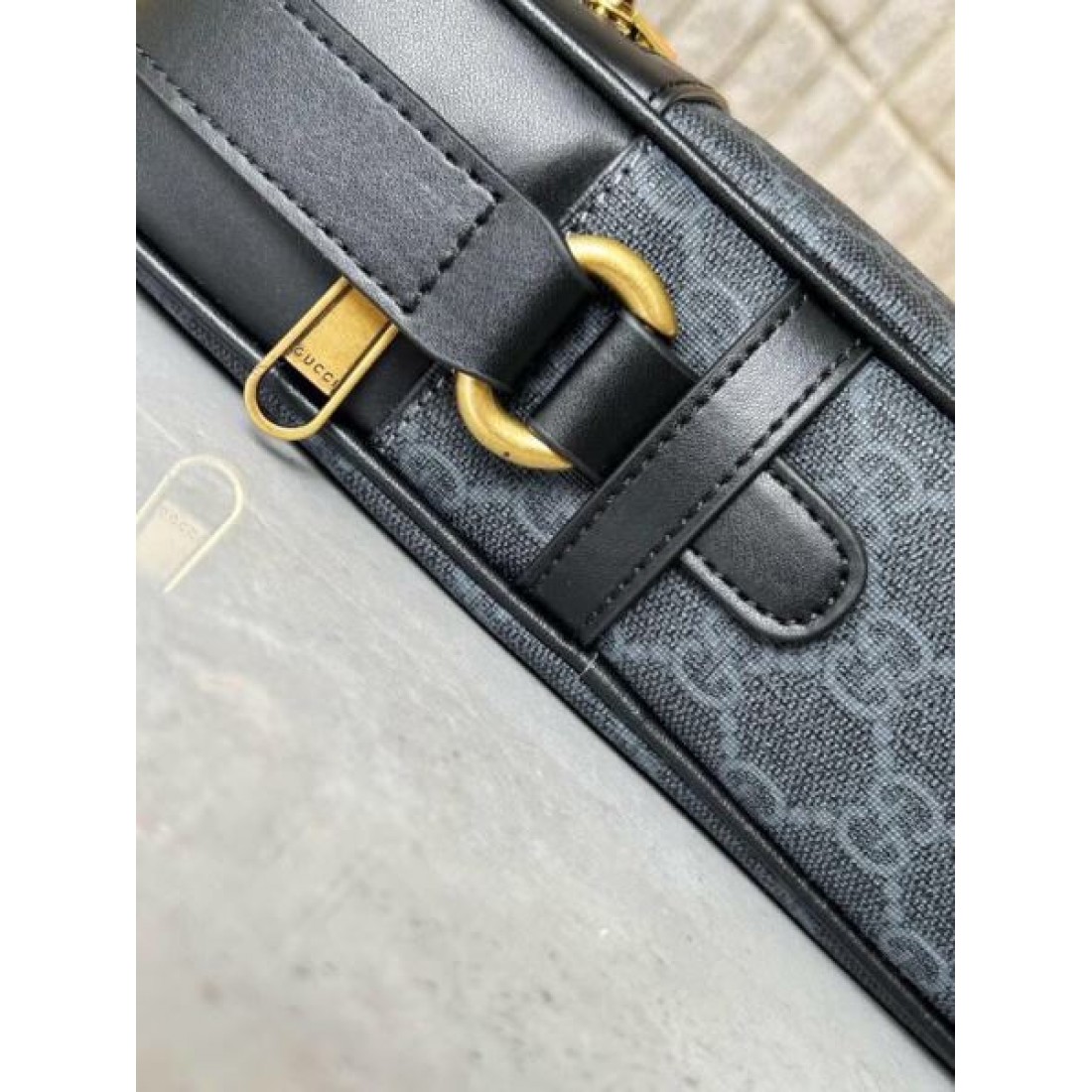 洗練されたシルエット グッチ コピー ショルダーバッグ GUCCIで華やかさ