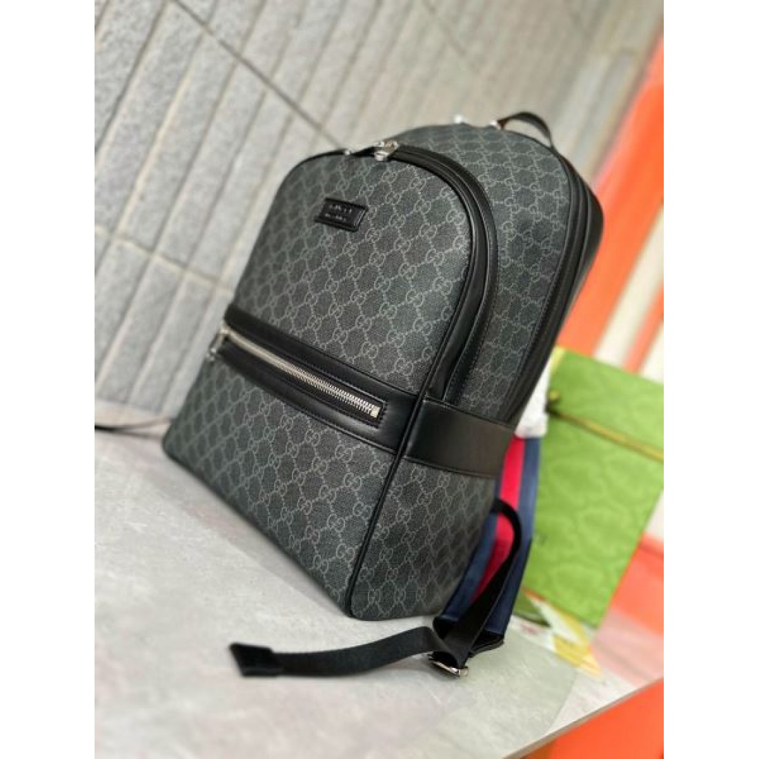 大人の余裕漂う GUCCI コピー ショルダーバッグ グッチ上品で使いやすい