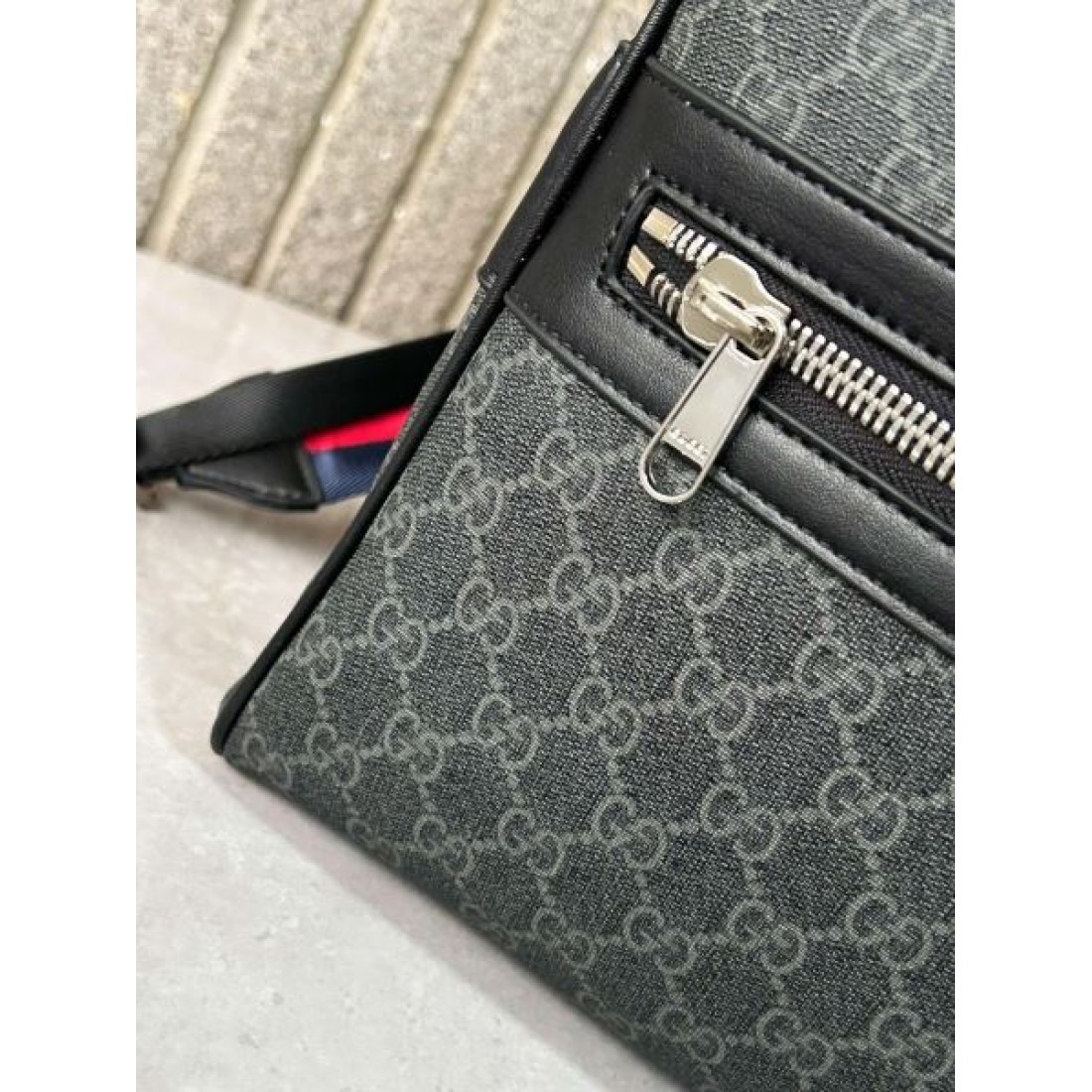 大人の余裕漂う GUCCI コピー ショルダーバッグ グッチ上品で使いやすい