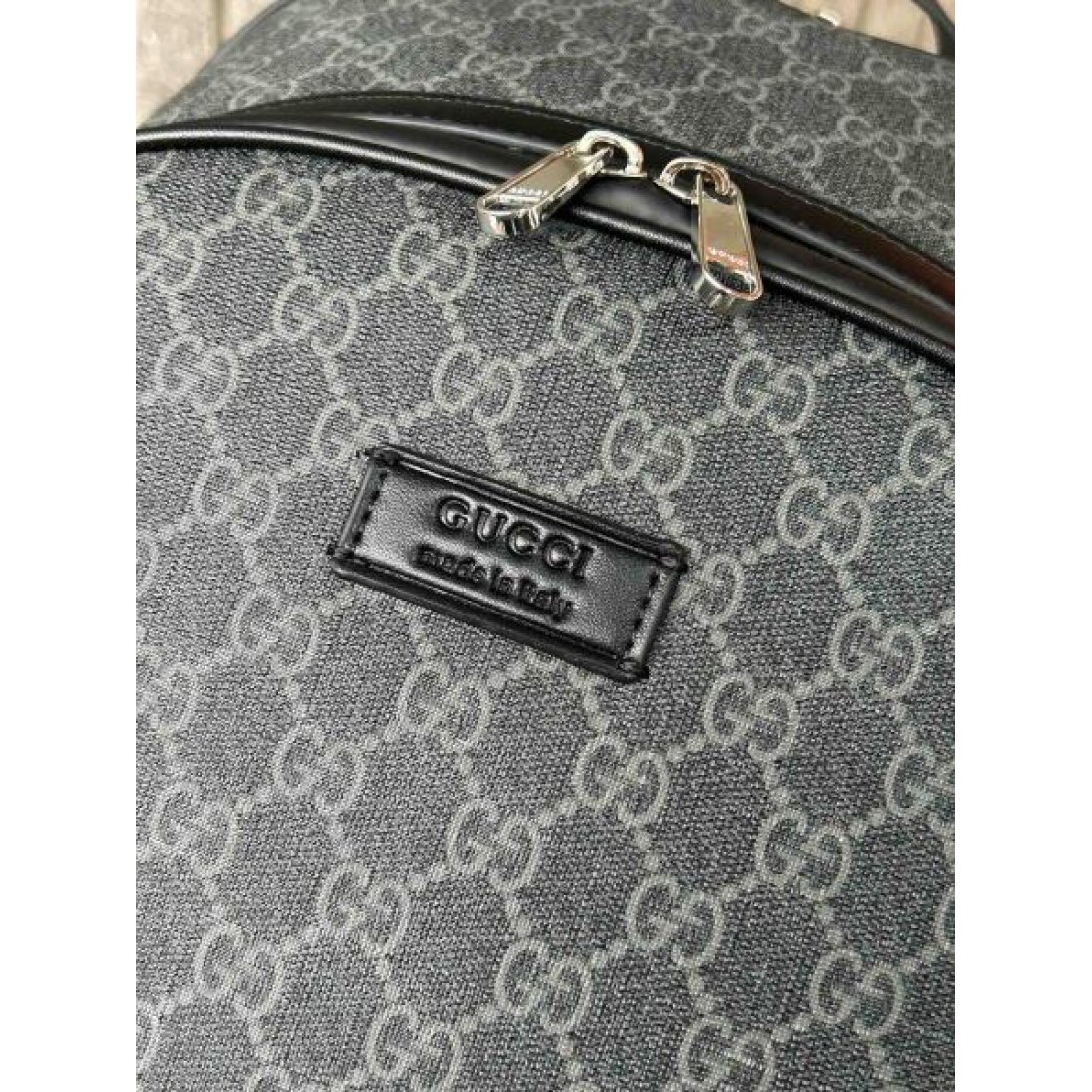 大人の余裕漂う GUCCI コピー ショルダーバッグ グッチ上品で使いやすい