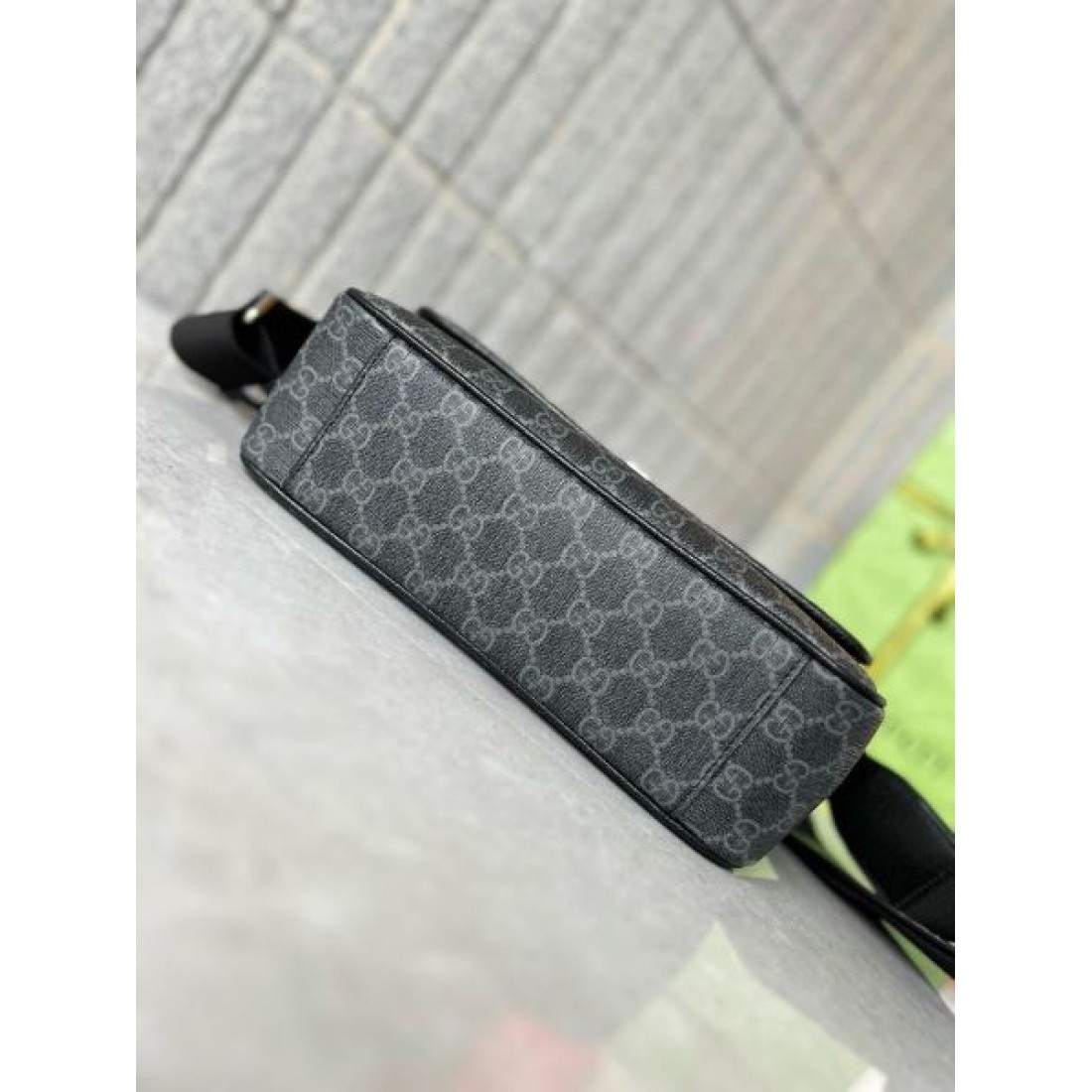 実用性も兼ね備えた GUCCI グッチ コピー ショルダーバッグ 軽快で
