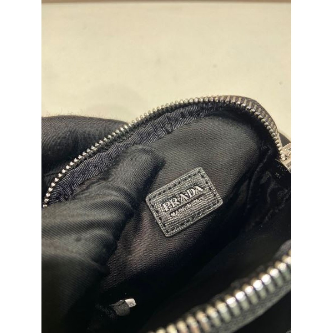 上品で洗練された PRADA コピー ショルダーバッグ プラダ 魅力