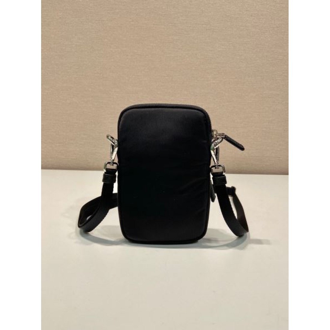 上品で洗練された PRADA コピー ショルダーバッグ プラダ 魅力
