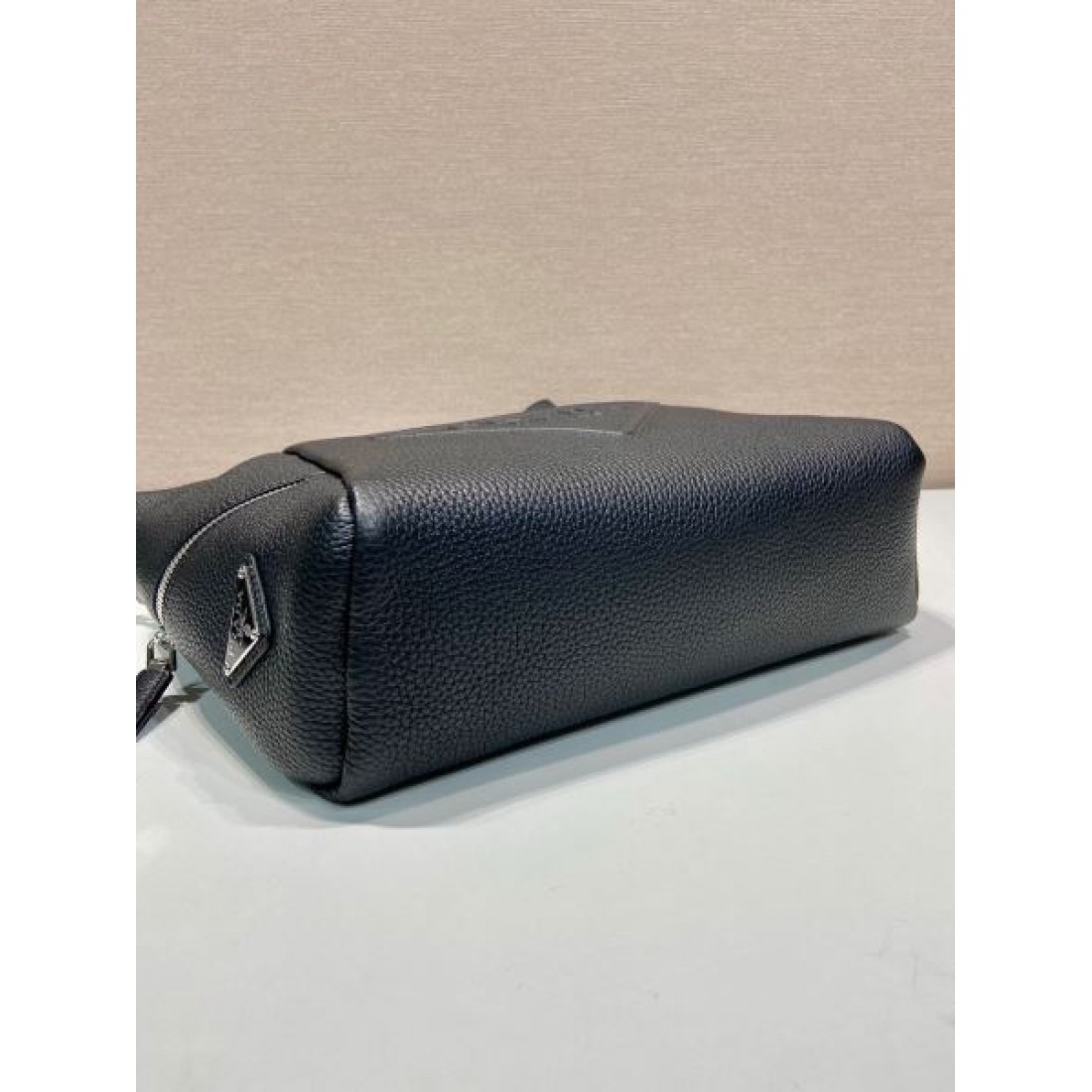 人気の PRADA プラダ コピー ショルダーバッグ エレガントで