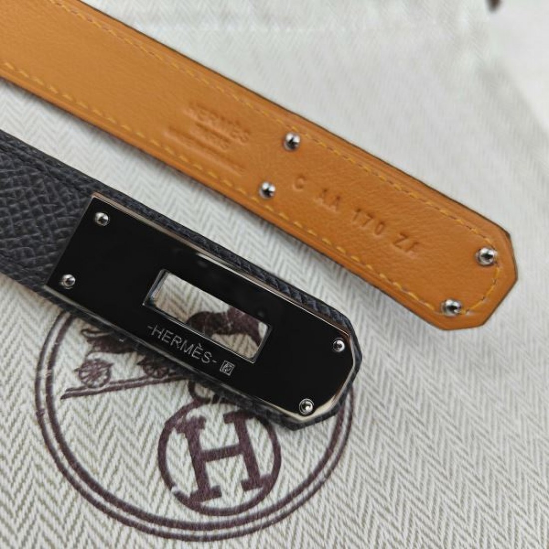 上質でクラシカルな HERMES エルメス コピー ベルト ワンランク上の存在感