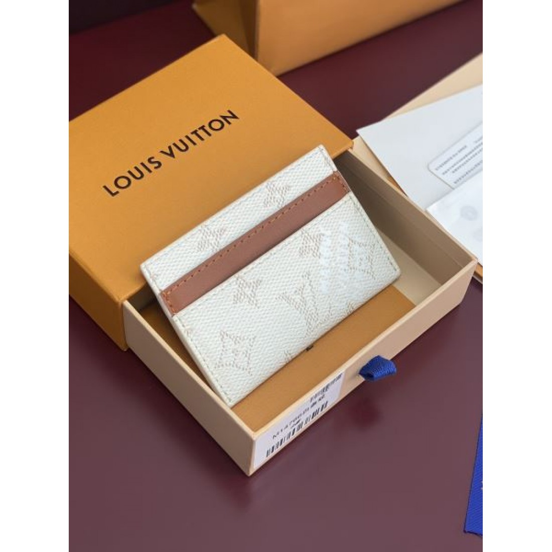 スタイリッシュな魅力際立つ LOUIS VUITTON ルイヴィトン コピー カードケース 抜群