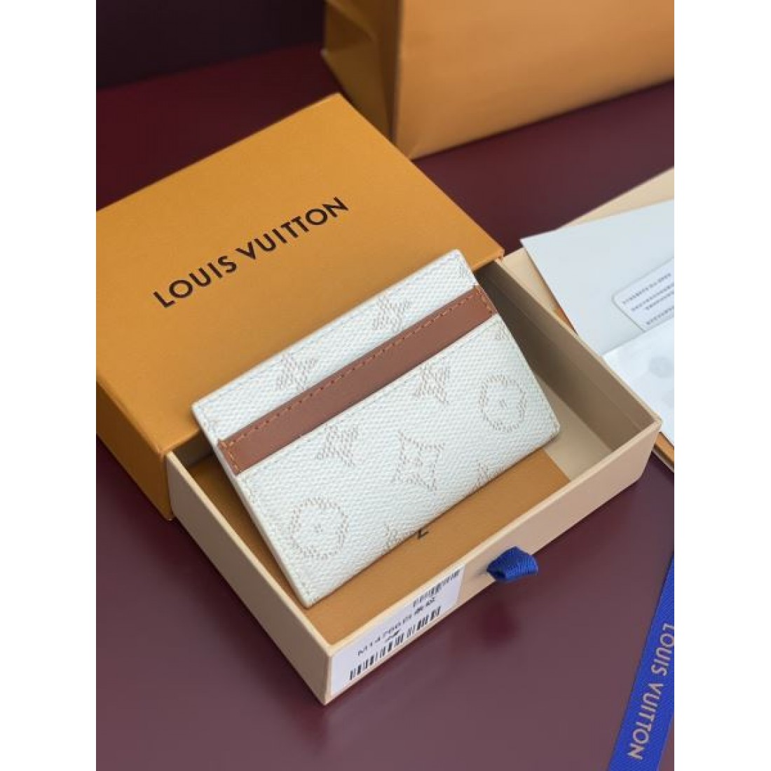 スタイリッシュな魅力際立つ LOUIS VUITTON ルイヴィトン コピー カードケース 抜群