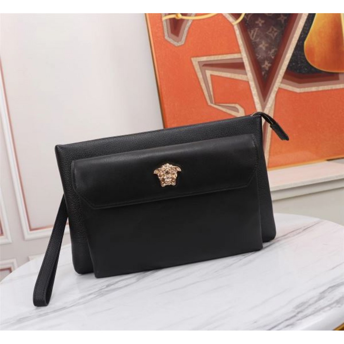 存在感たっぷりの VERSACE ヴェルサーチェ コピー クラッチバッグ ラグジュアリーな