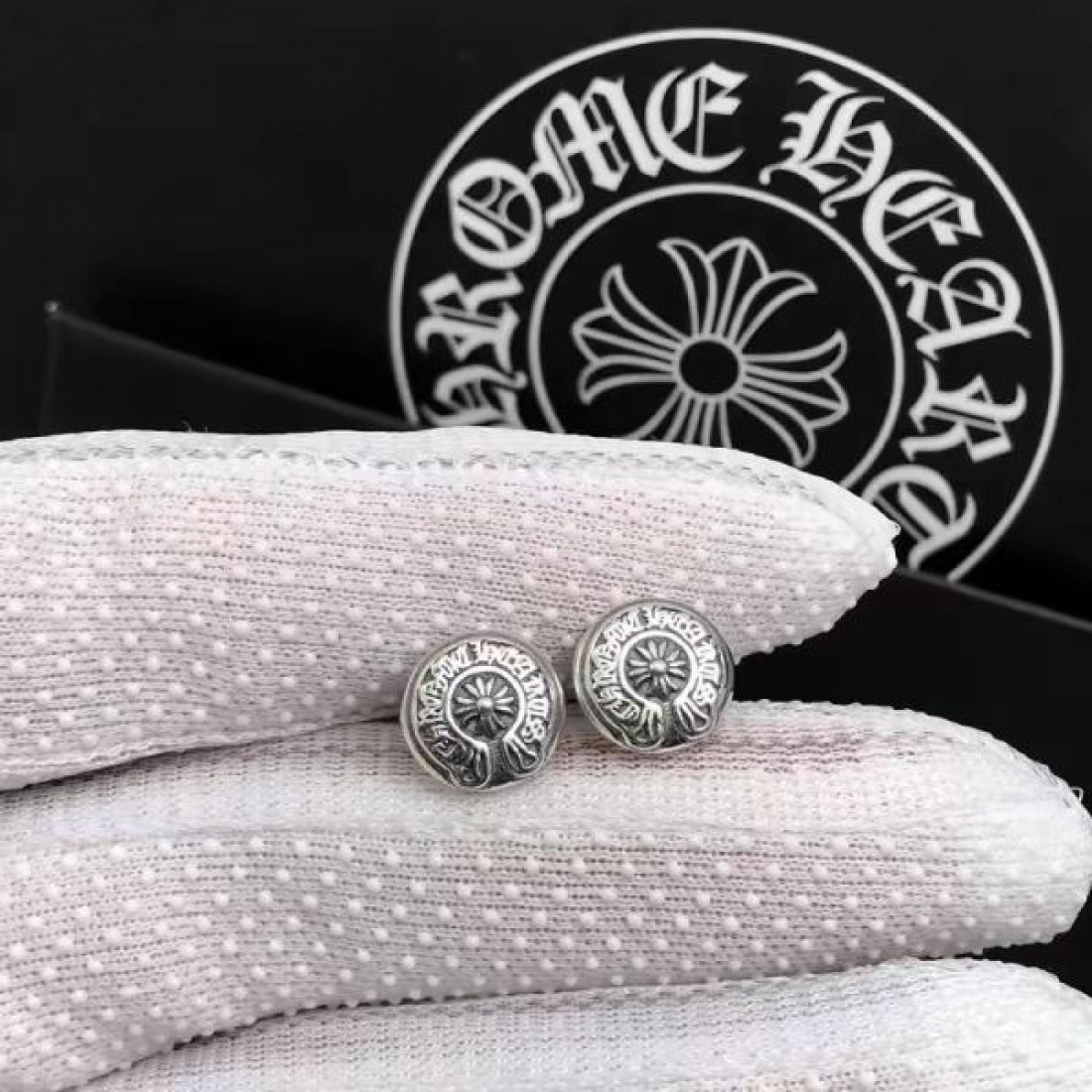 クロムハーツ CHROME HEARTS コピー イヤリング モードな雰囲気を纏う
