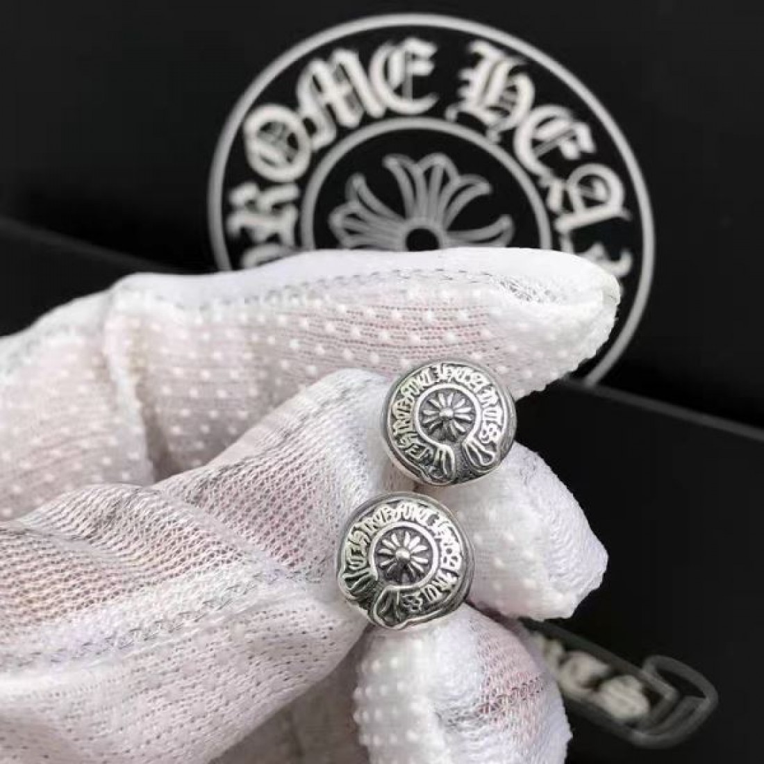 クロムハーツ CHROME HEARTS コピー イヤリング モードな雰囲気を纏う