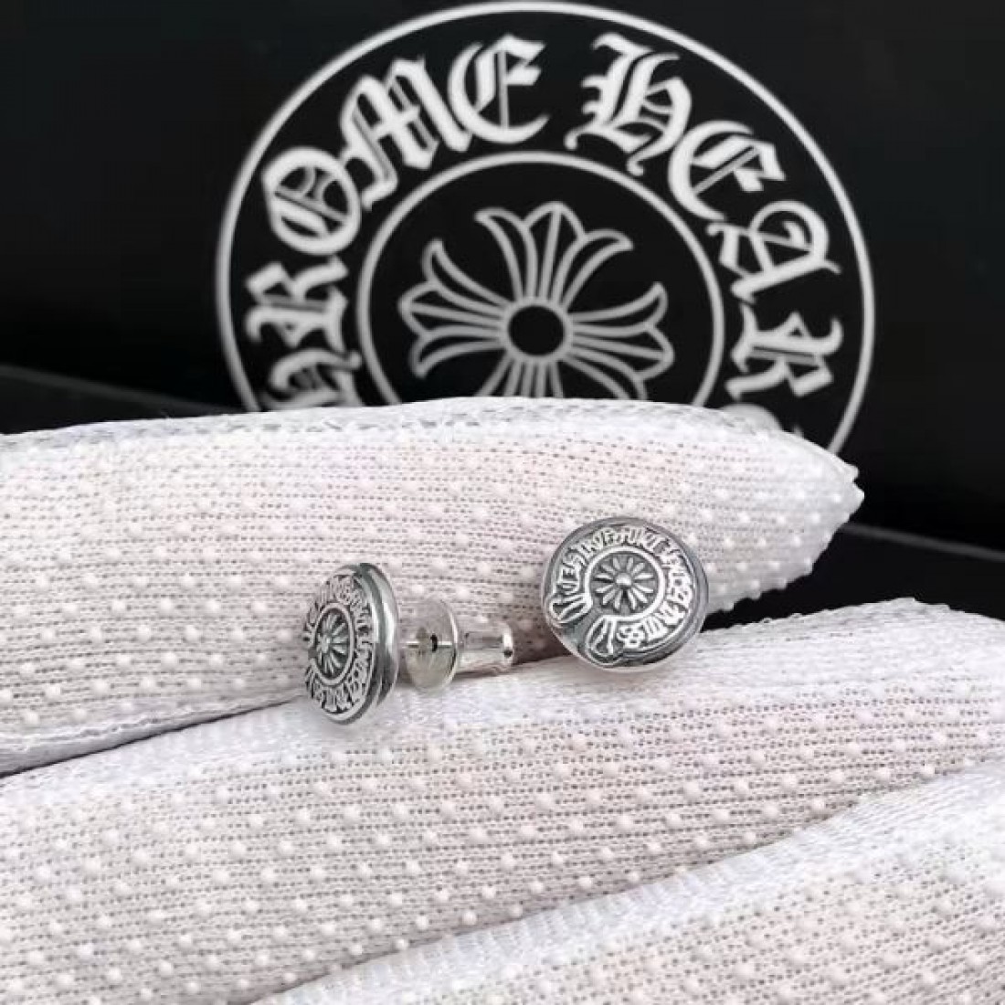 クロムハーツ CHROME HEARTS コピー イヤリング モードな雰囲気を纏う