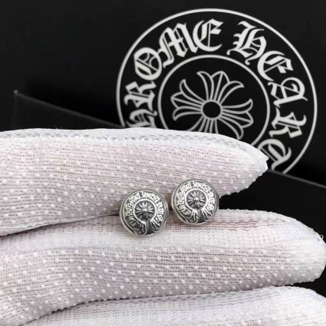 クロムハーツ CHROME HEARTS コピー イヤリング モードな雰囲気を纏う