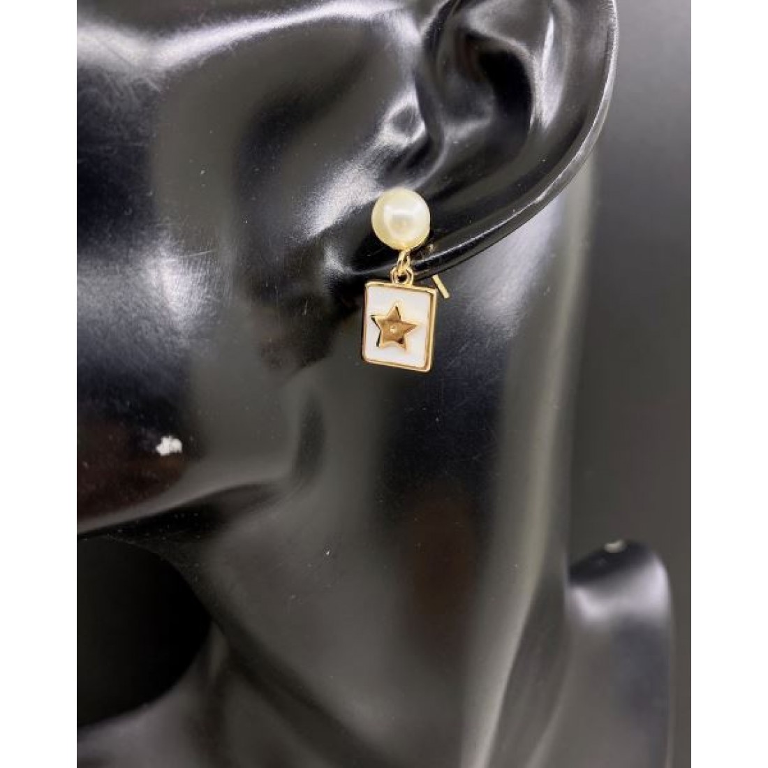  華やかな輝きの DIOR ディオール コピー イヤリング フェミニンで可憐