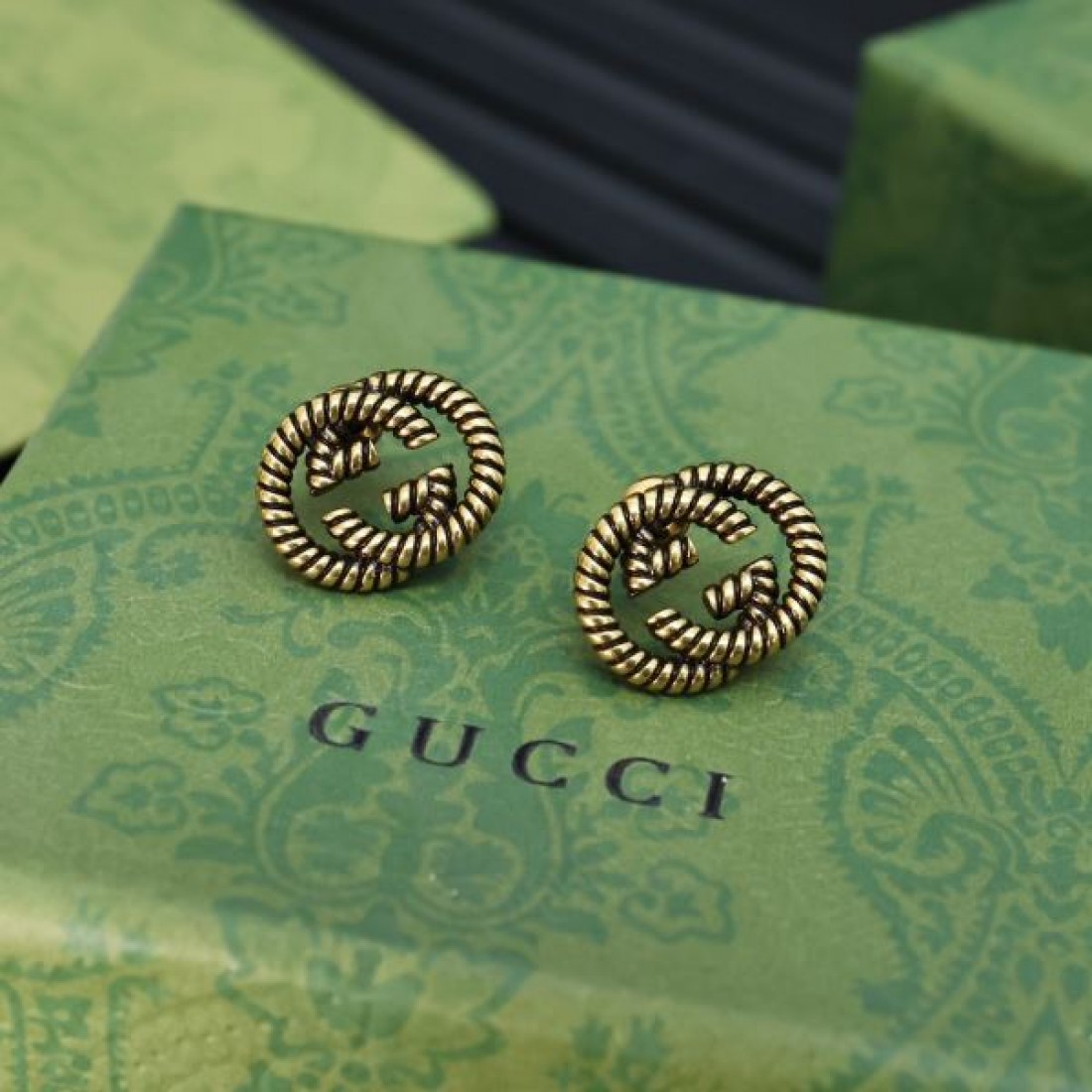 ラグジュアリーな GUCCI グッチ コピー イヤリング 上品で印象的