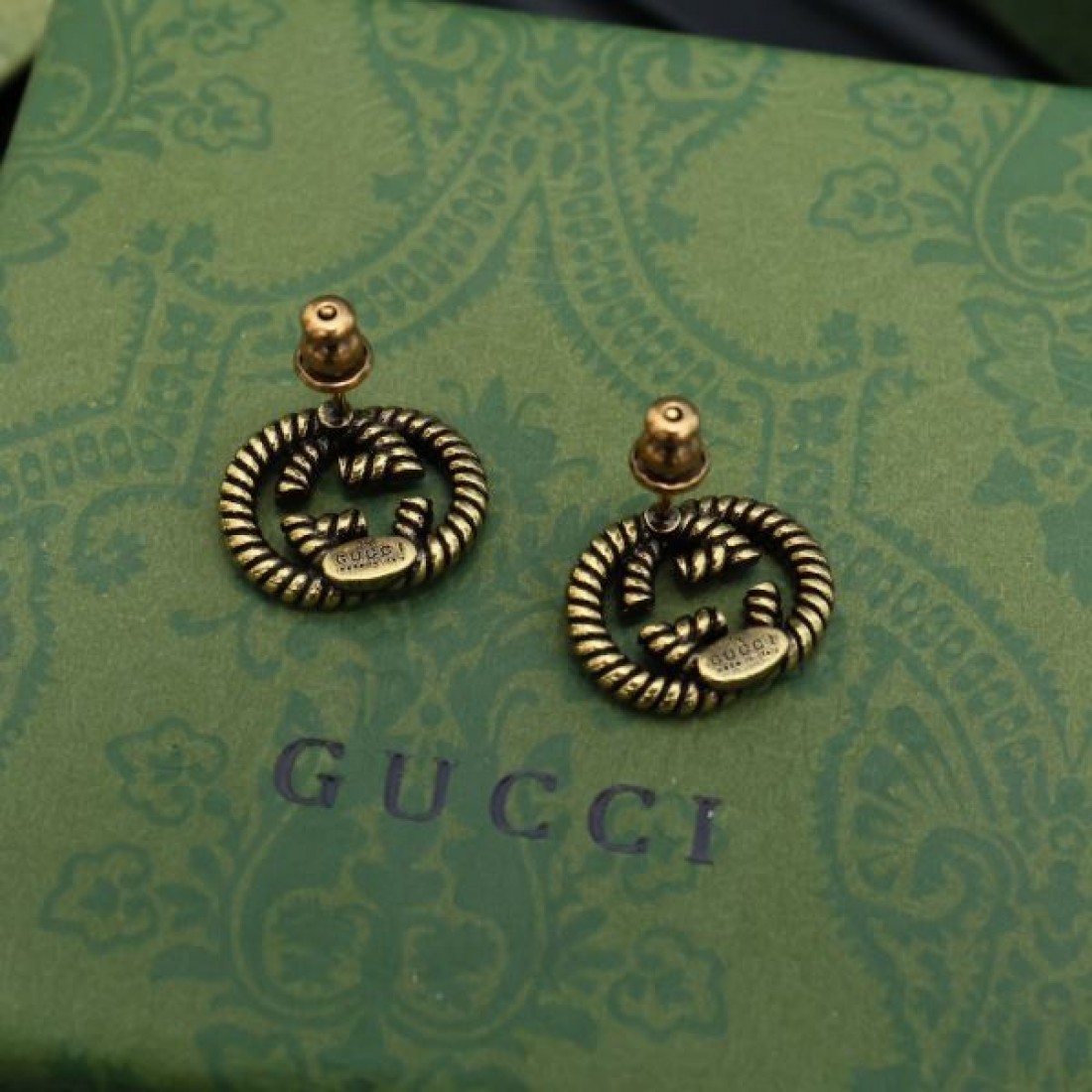 ラグジュアリーな GUCCI グッチ コピー イヤリング 上品で印象的