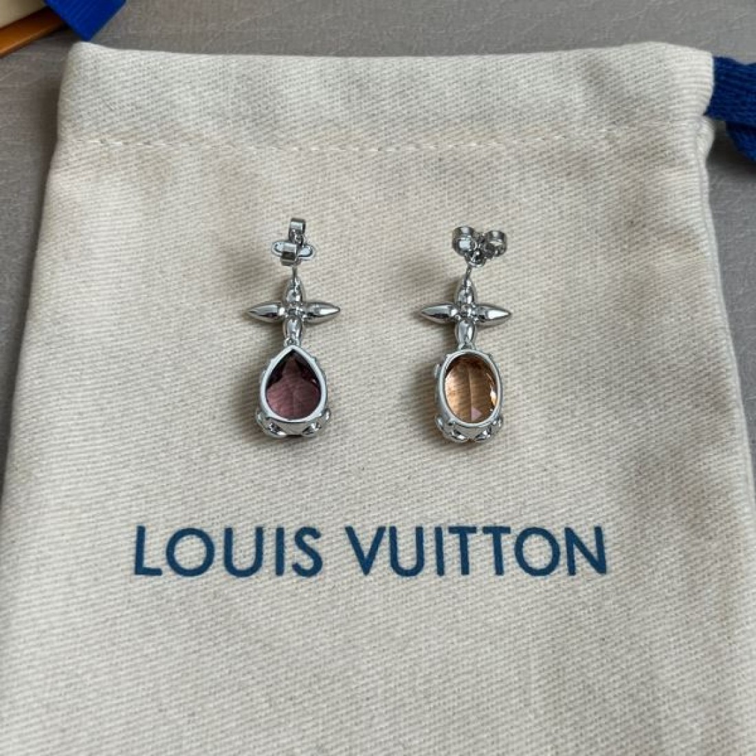 ルイヴィトン コピー イヤリング LOUIS VUITTON 上質で洗練されたデザイン