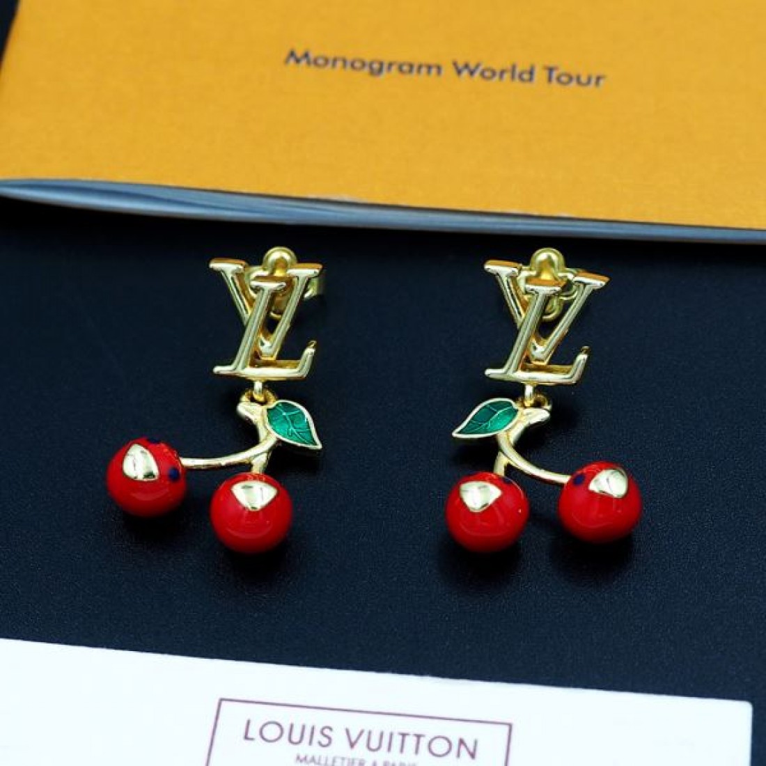 LOUIS VUITTON コピー イヤリング ルイヴィトン 上質で大人の女性らしい印象
