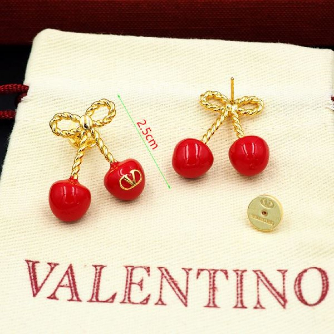VALENTINO コピー イヤリング ヴァレンティノ 大人っぽくエレガントなデザイン