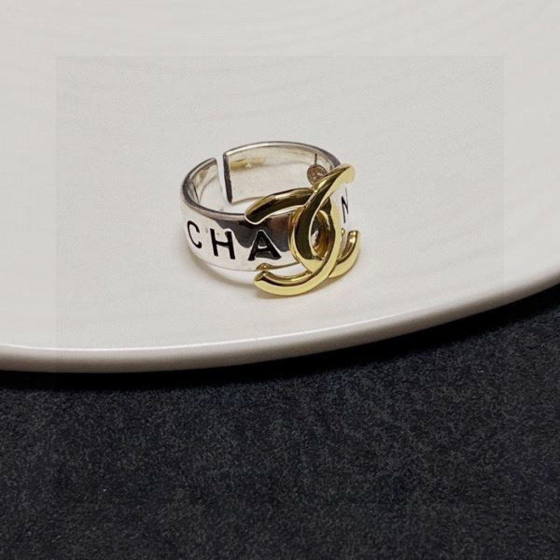 華やかさ CHANEL スーパーコピー リング シャネル で洗練された