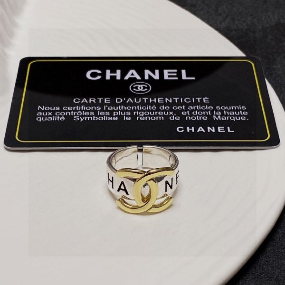 華やかさ CHANEL スーパーコピー リング シャネル で洗練された