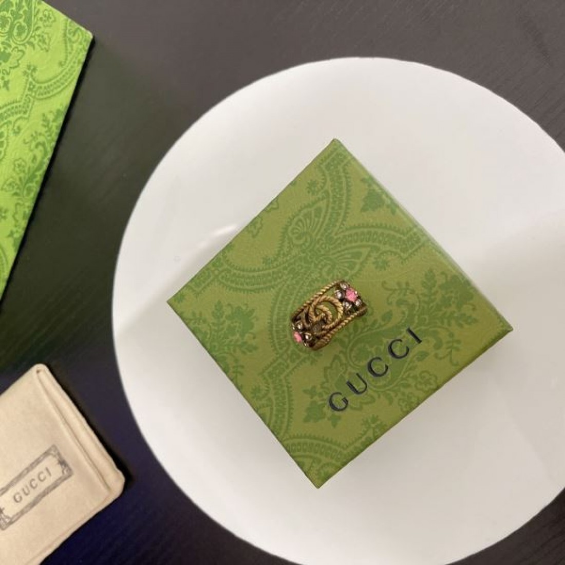 高貴で魅惑的な GUCCI グッチ スーパーコピー リング 洗練された輝き