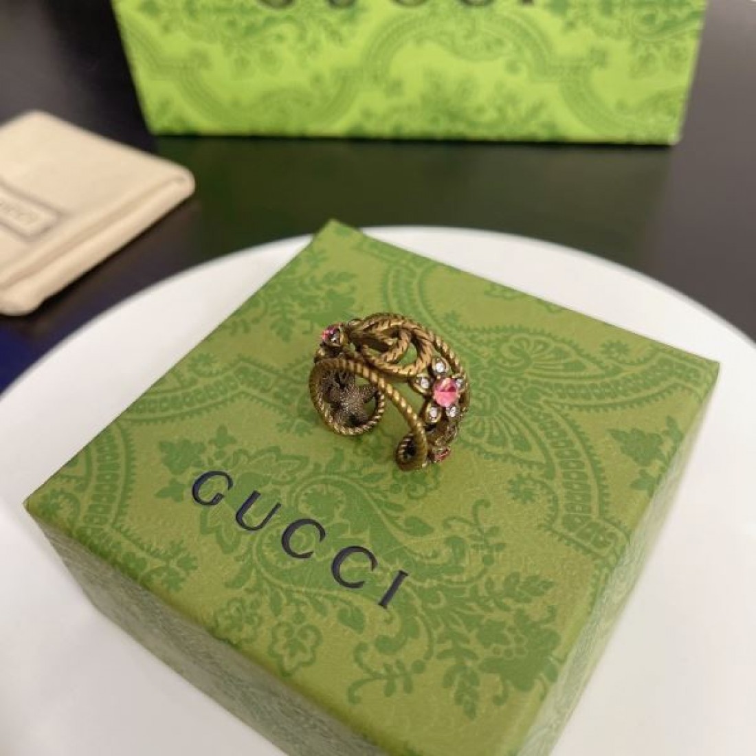 高貴で魅惑的な GUCCI グッチ スーパーコピー リング 洗練された輝き
