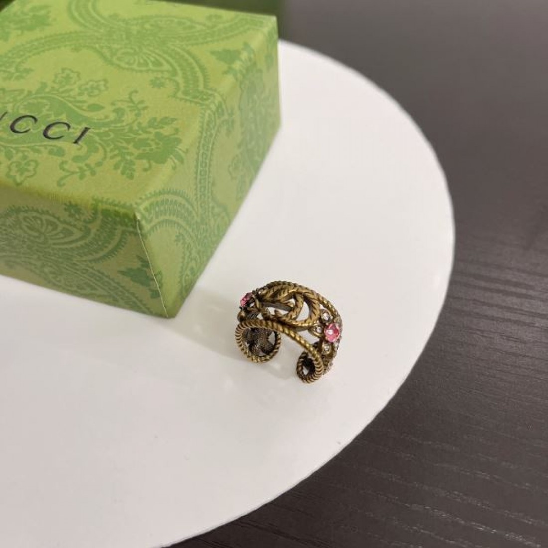 高貴で魅惑的な GUCCI グッチ スーパーコピー リング 洗練された輝き