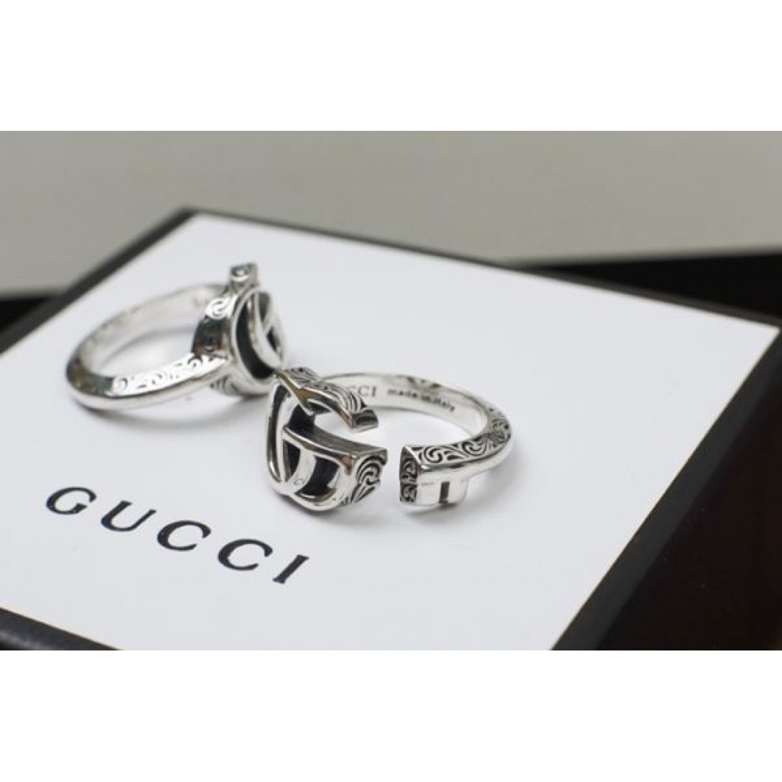 耐久性 GUCCI グッチ スーパーコピー リング 華やかでモダンな印象