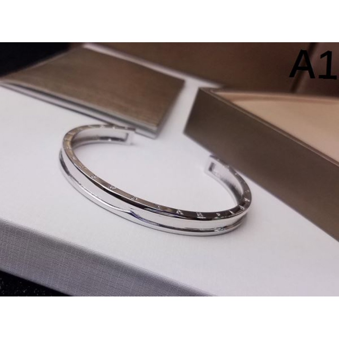  洗練されたデザイン BVLGARI ブルガリ コピー ブレスレット 気品あふれる