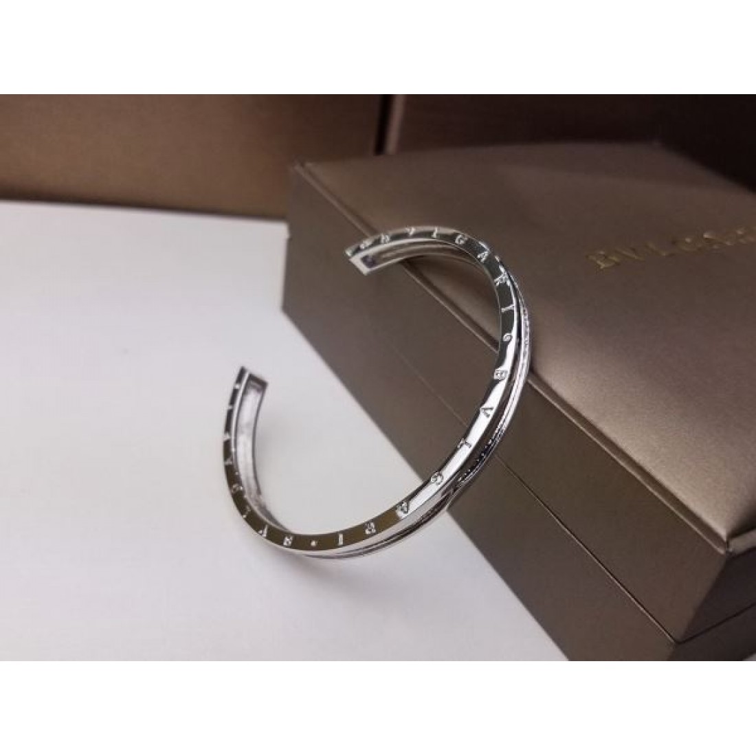  洗練されたデザイン BVLGARI ブルガリ コピー ブレスレット 気品あふれる