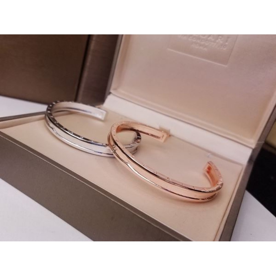  洗練されたデザイン BVLGARI ブルガリ コピー ブレスレット 気品あふれる