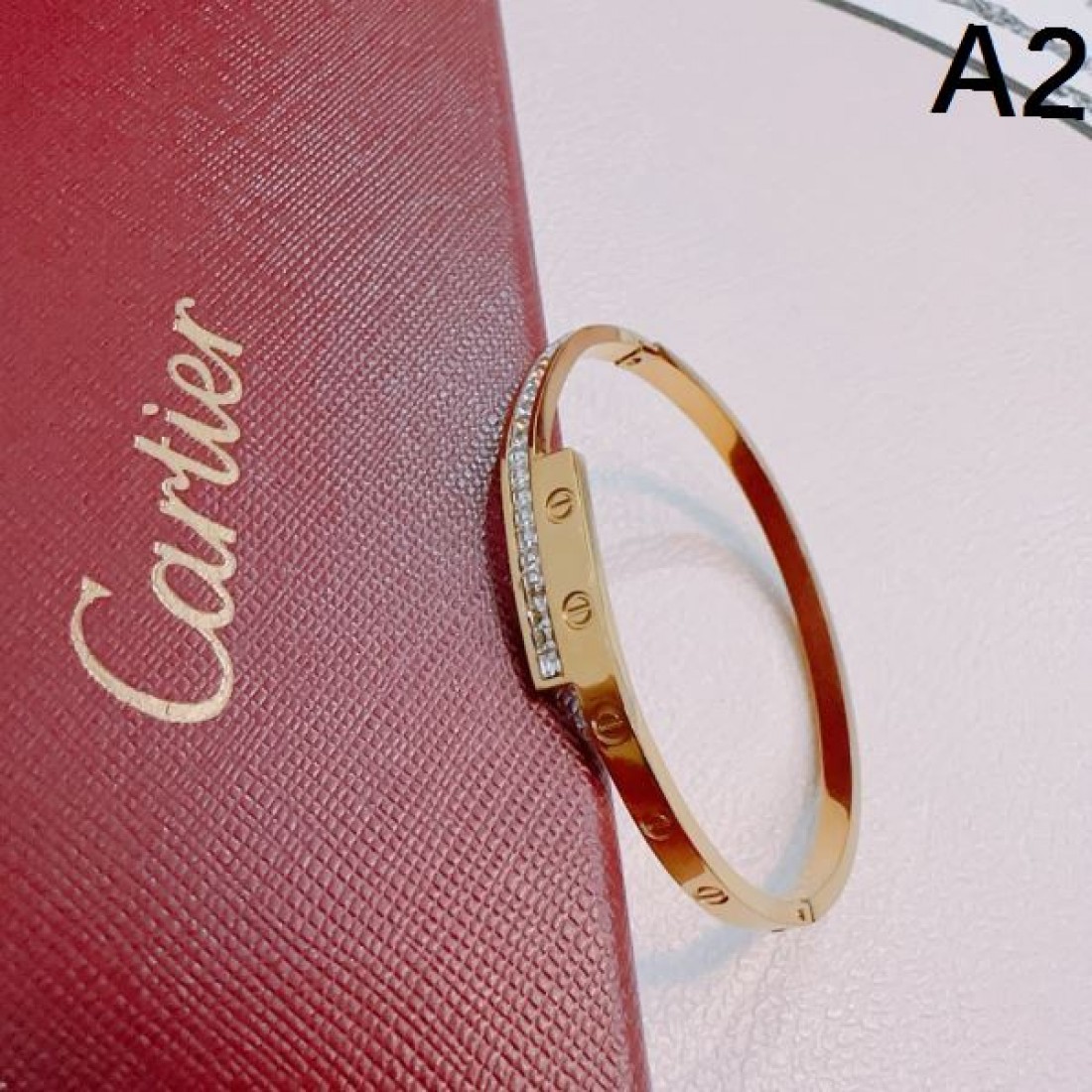 CARTIER カルティエ コピー ブレスレット 大人の上品さを引き立てる逸品