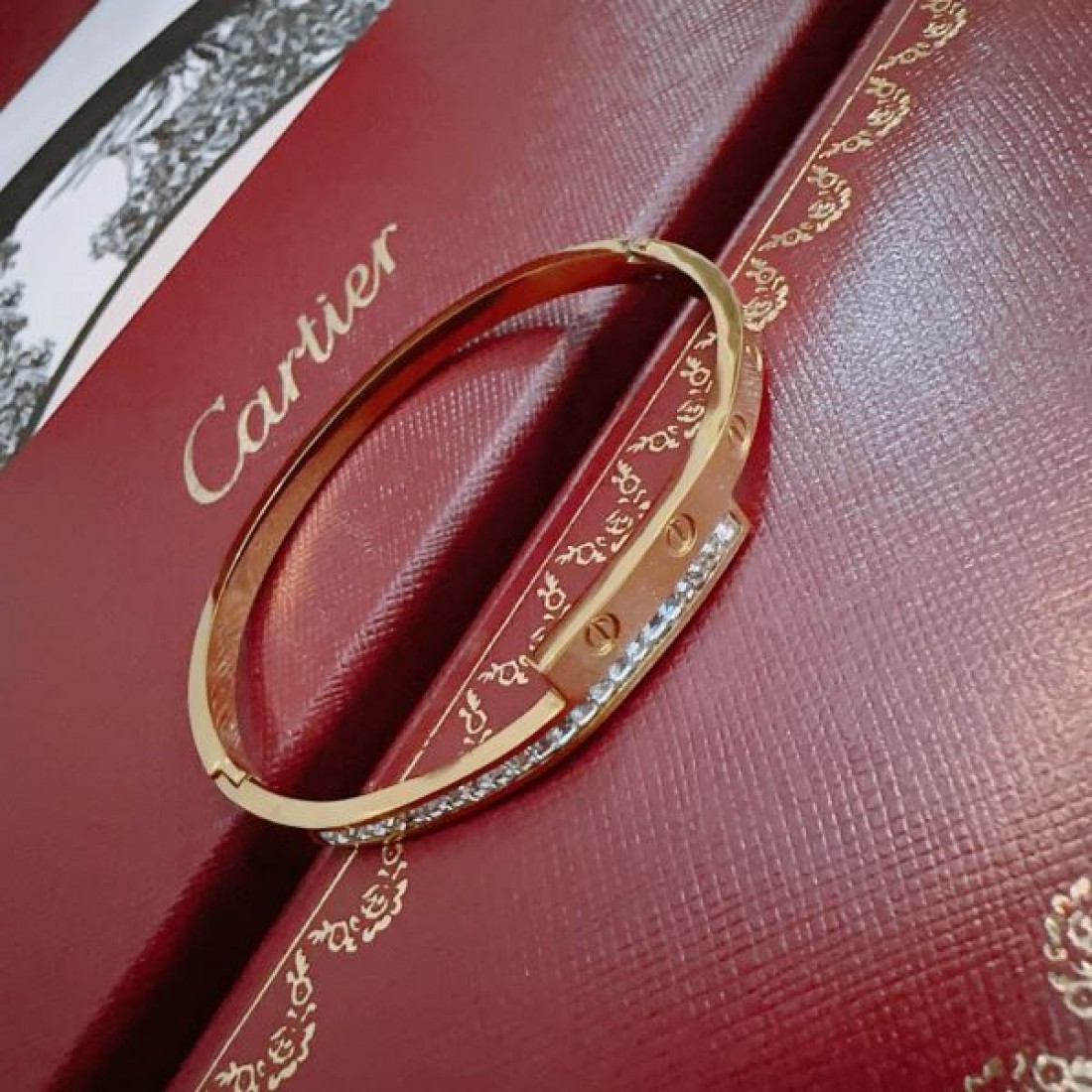CARTIER カルティエ コピー ブレスレット 大人の上品さを引き立てる逸品