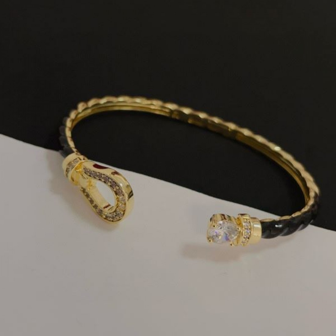 CARTIER カルティエ コピー ブレスレット 上質で繊細な 美しいフォルム