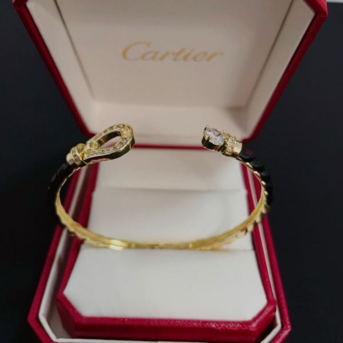 CARTIER カルティエ コピー ブレスレット 上質で繊細な 美しいフォルム