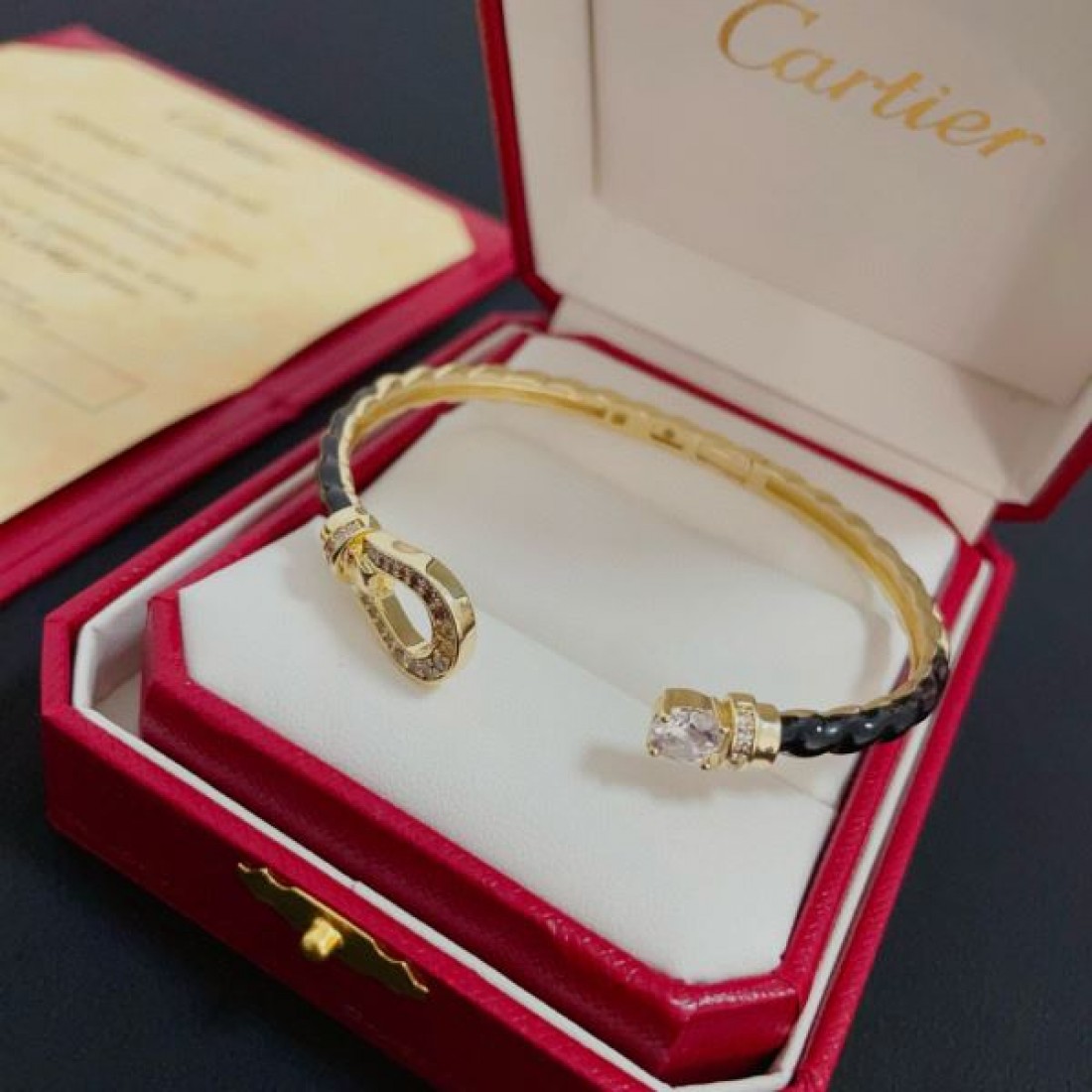CARTIER カルティエ コピー ブレスレット 上質で繊細な 美しいフォルム