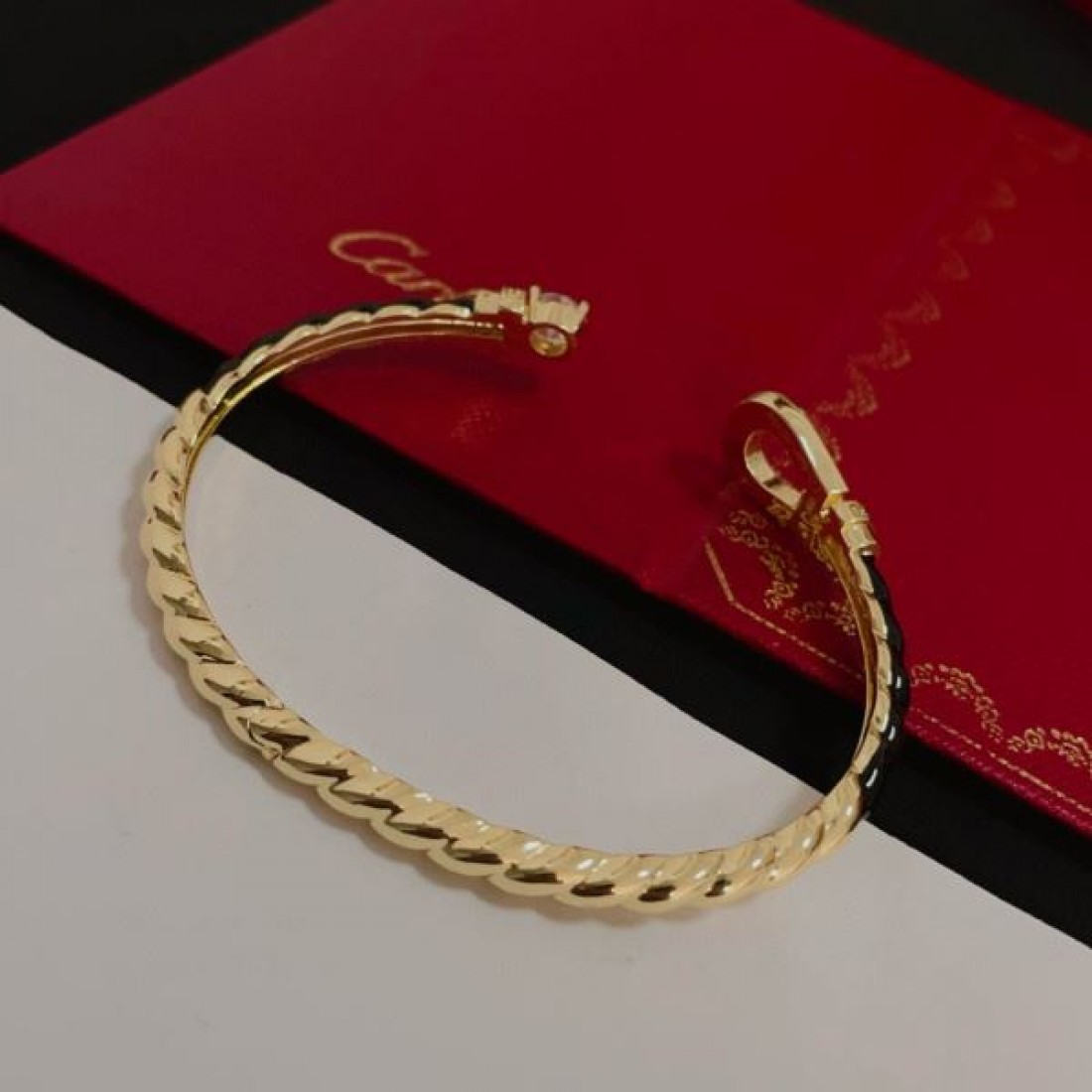 CARTIER カルティエ コピー ブレスレット 上質で繊細な 美しいフォルム