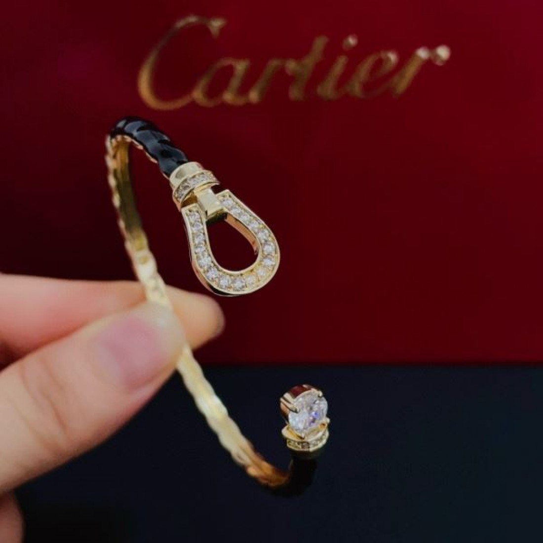 CARTIER カルティエ コピー ブレスレット 上質で繊細な 美しいフォルム