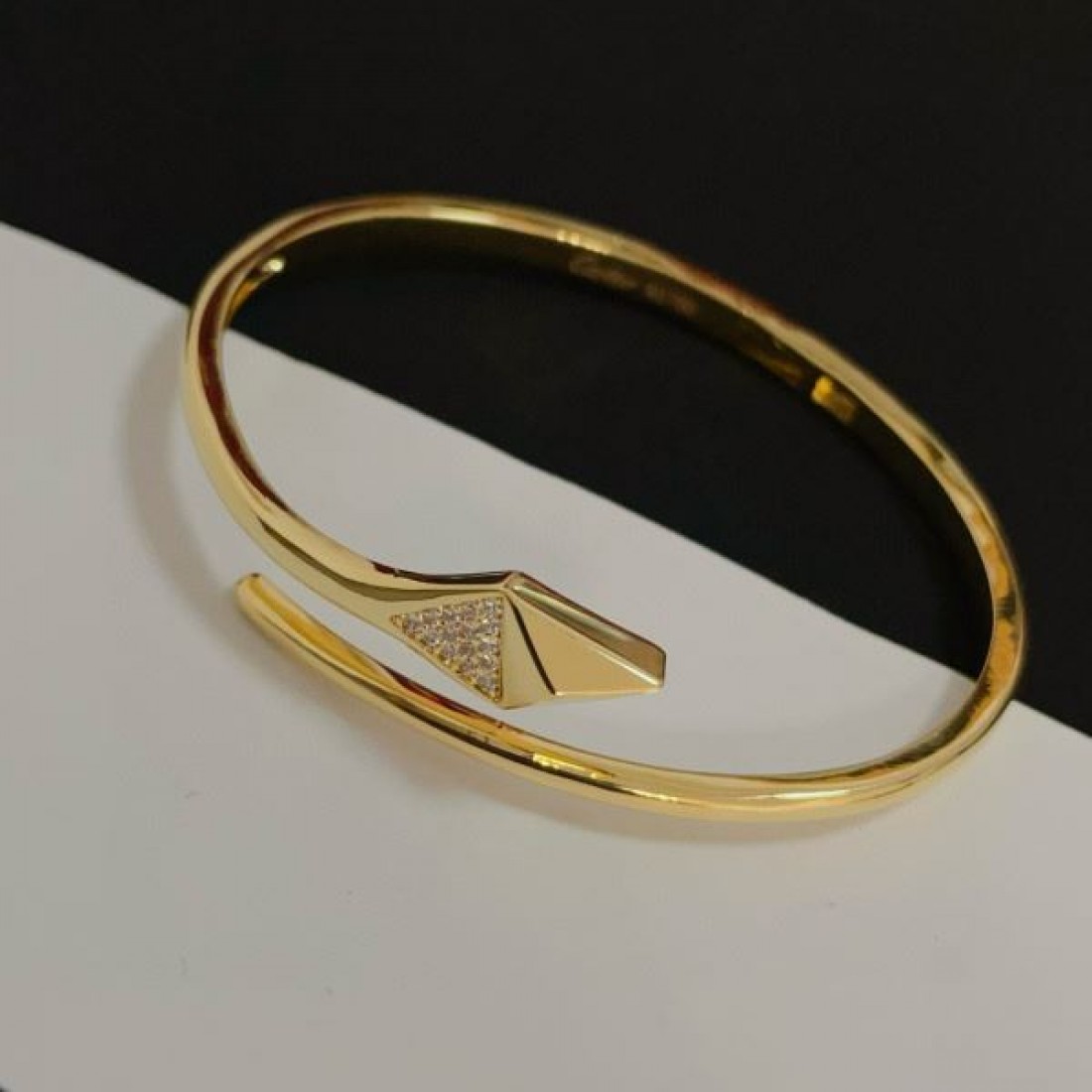 華麗で気品ある CARTIER カルティエ コピー ブレスレット 贅沢な印象
